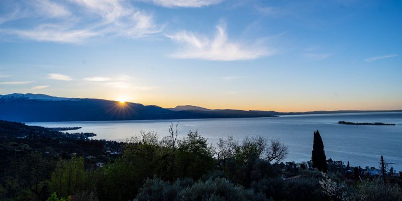 Jetzt aber: Sonnenaufgang und blauer Himmel