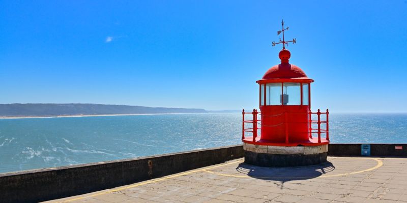 Der Leuchtturm von Nazaré
