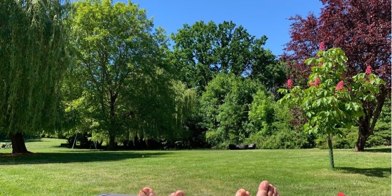 Wir liegen einfach nur faul in der Sonne